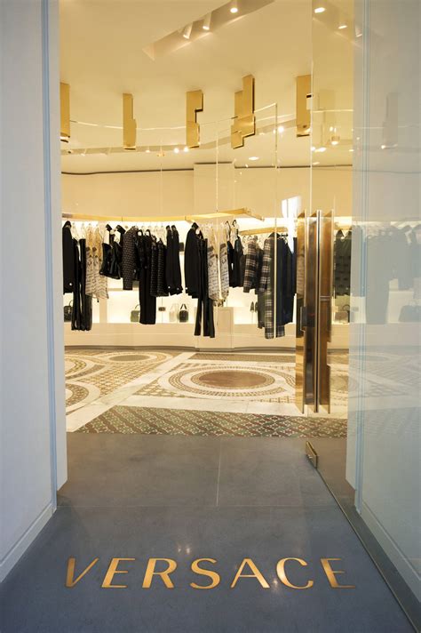 versace show room|versace roma piazza di spagna.